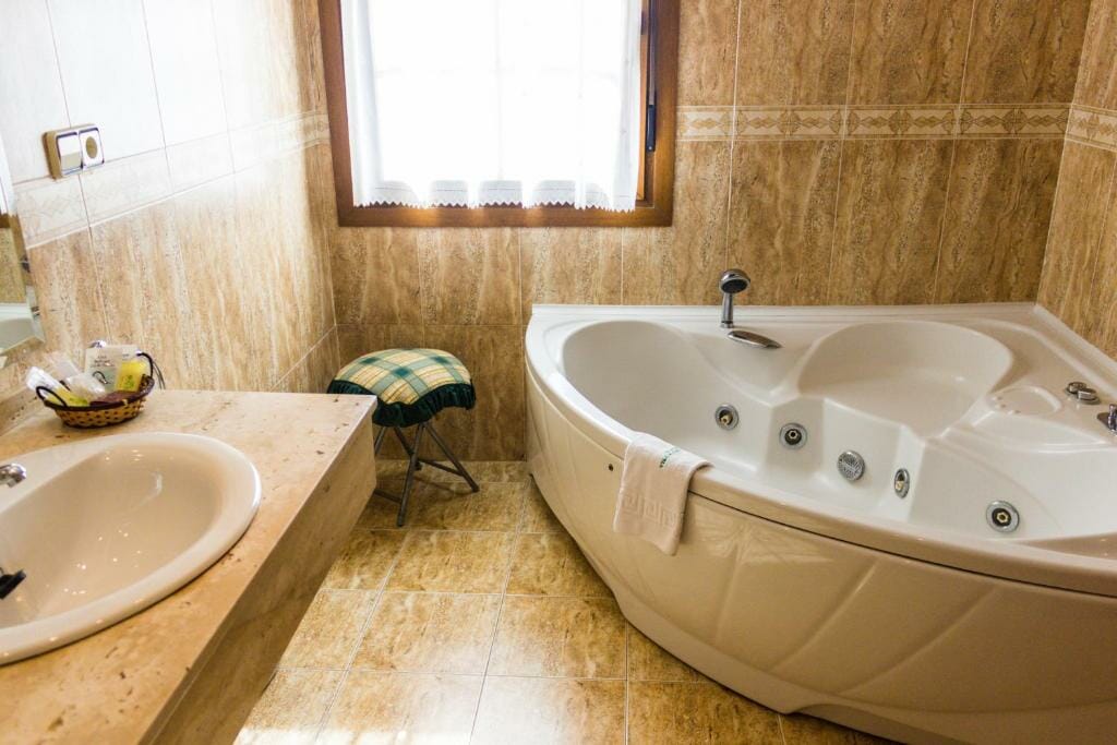 Hotel villa de San Remo. Gijón 30 hoteles con jacuzzi en Asturias
