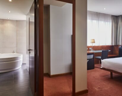 Silken ciudad de Gijón. Hotel con Jacuzzi en Gijón